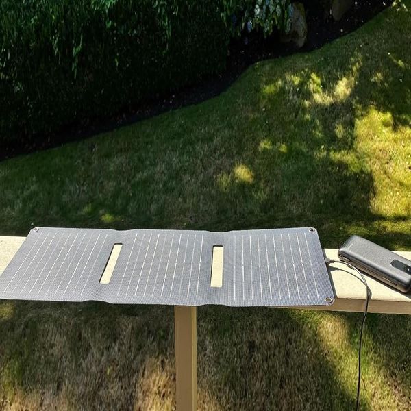 Солнечная панель складная FlexSolar E20 Pro 20W портативное солнечное зарядное устройство с портом USB-C и пылевлагозащитой IP67 001247 фото